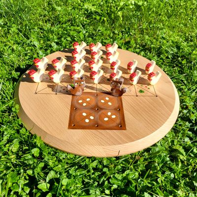 Brettspiel * Fuchs & Henne * Buche rund  * Kante schräg * Nest braun * Figuren färbig