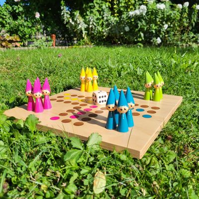 Brettspiel * Wichtel ärgerts eich ned * Frühling * Buche * Punkte lasergraviert Brettspiel * Wichtel ärgerts eich ned * Frühling * Buche * Punkte lasergraviert