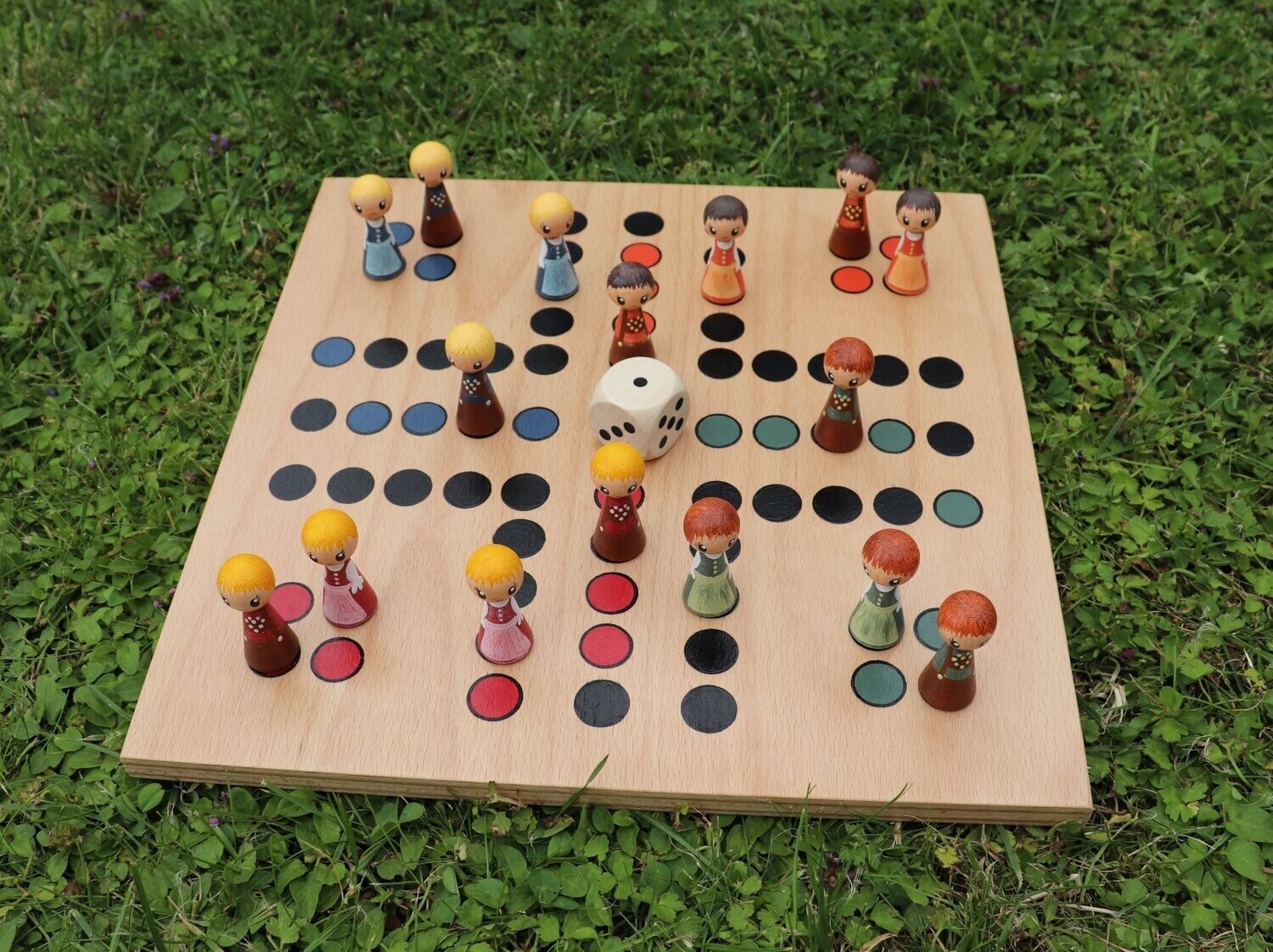 Brettspiel * Leit' ärgerts eich ned * Herbst * Buche * Punkte lasergraviert Brettspiel * Leit' ärgerts eich ned * Herbst * Buche * Punkte lasergraviert