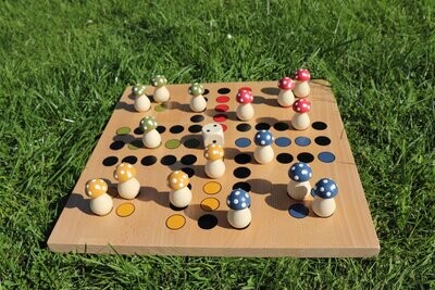 Brettspiel * Komm, GlücksPilze sammeln! * Herbst * Buche * Punkte lasergraviert Brettspiel * Komm, GlücksPilze sammeln! * Herbst * Buche * Punkte lasergraviert