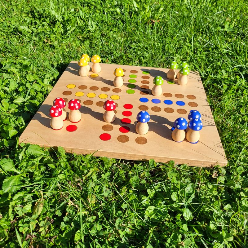 Brettspiel * Komm, GlücksPilze sammeln! * Winter * Buche * Punkte lasergraviert Brettspiel * Komm, GlücksPilze sammeln! * Winter * Buche * Punkte lasergraviert