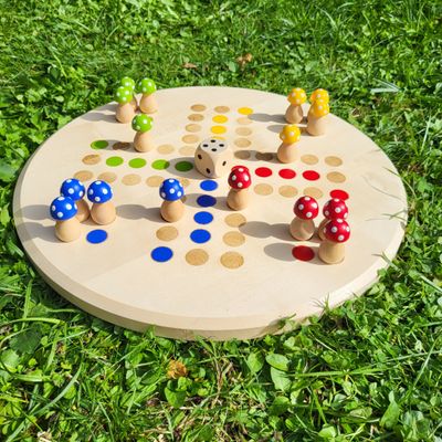 Brettspiel * Komm, GlücksPilze sammeln! * Winter * Ahorn rund * Punkte lasergraviert Brettspiel * Komm, GlücksPilze sammeln! * Winter * Ahorn rund * Punkte lasergraviert
