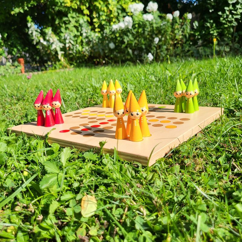 Brettspiel * Wichtel ärgerts eich ned * Sommer * Buche * Punkte lasergraviert Brettspiel * Wichtel ärgerts eich ned * Sommer * Buche * Punkte lasergraviert