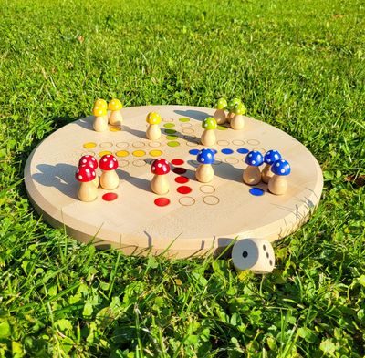 Brettspiel * Komm, GlücksPilze sammeln! * Winter * Ahorn rund * lasergraviert Brettspiel * Komm, GlücksPilze sammeln! * Winter * Ahorn rund * lasergraviert