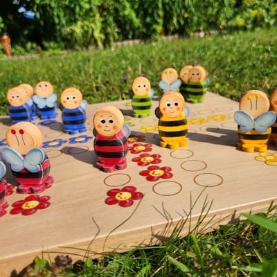 Brettspiel * Bienchen ärger di ned * Winter * Buche * lasergraviert Brettspiel * Bienchen ärger di ned * Winter * Buche * lasergraviert