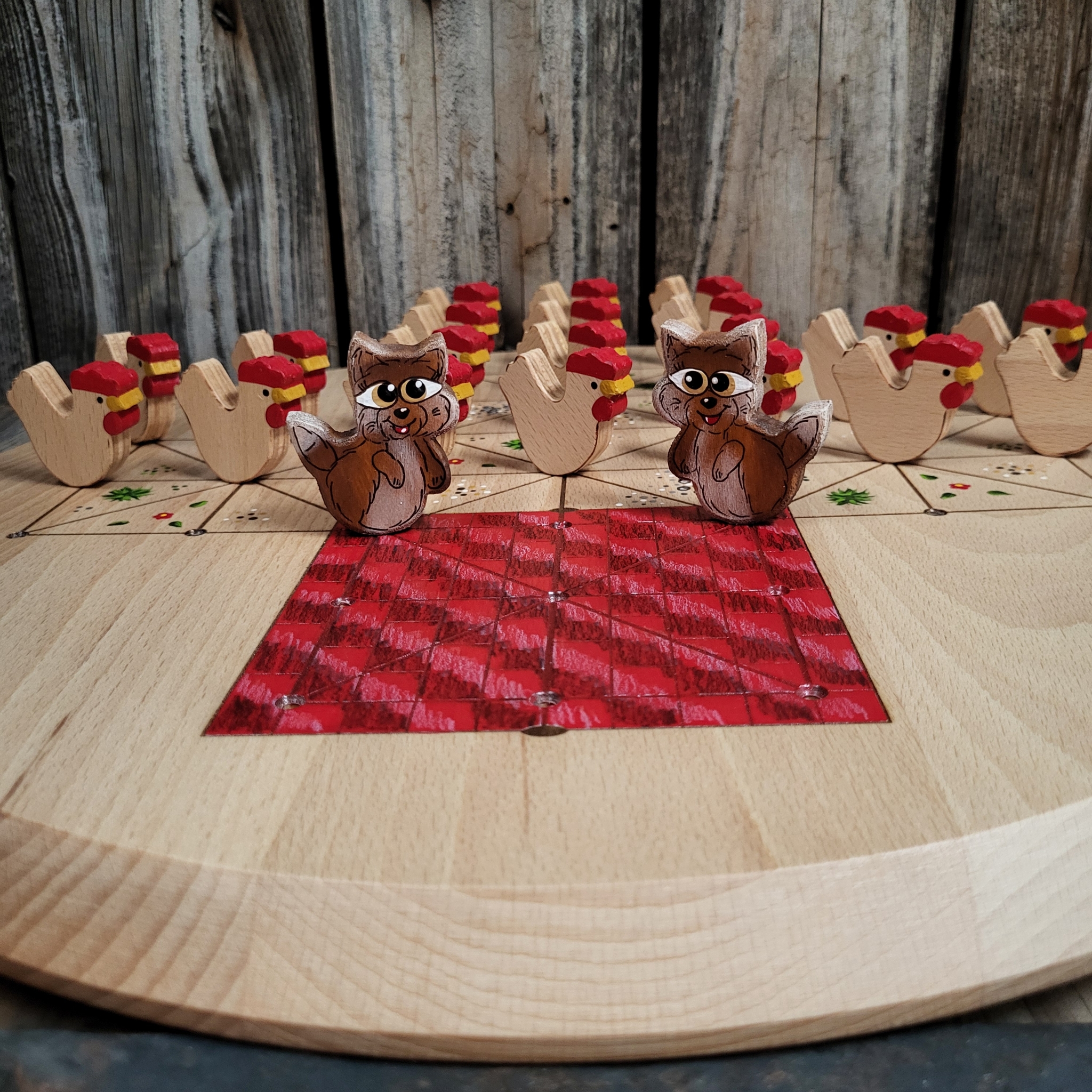 Brettspiel * Fuchs & Henne * Buche rund * Kante schräge * Dach rot * Hühner Buche natur