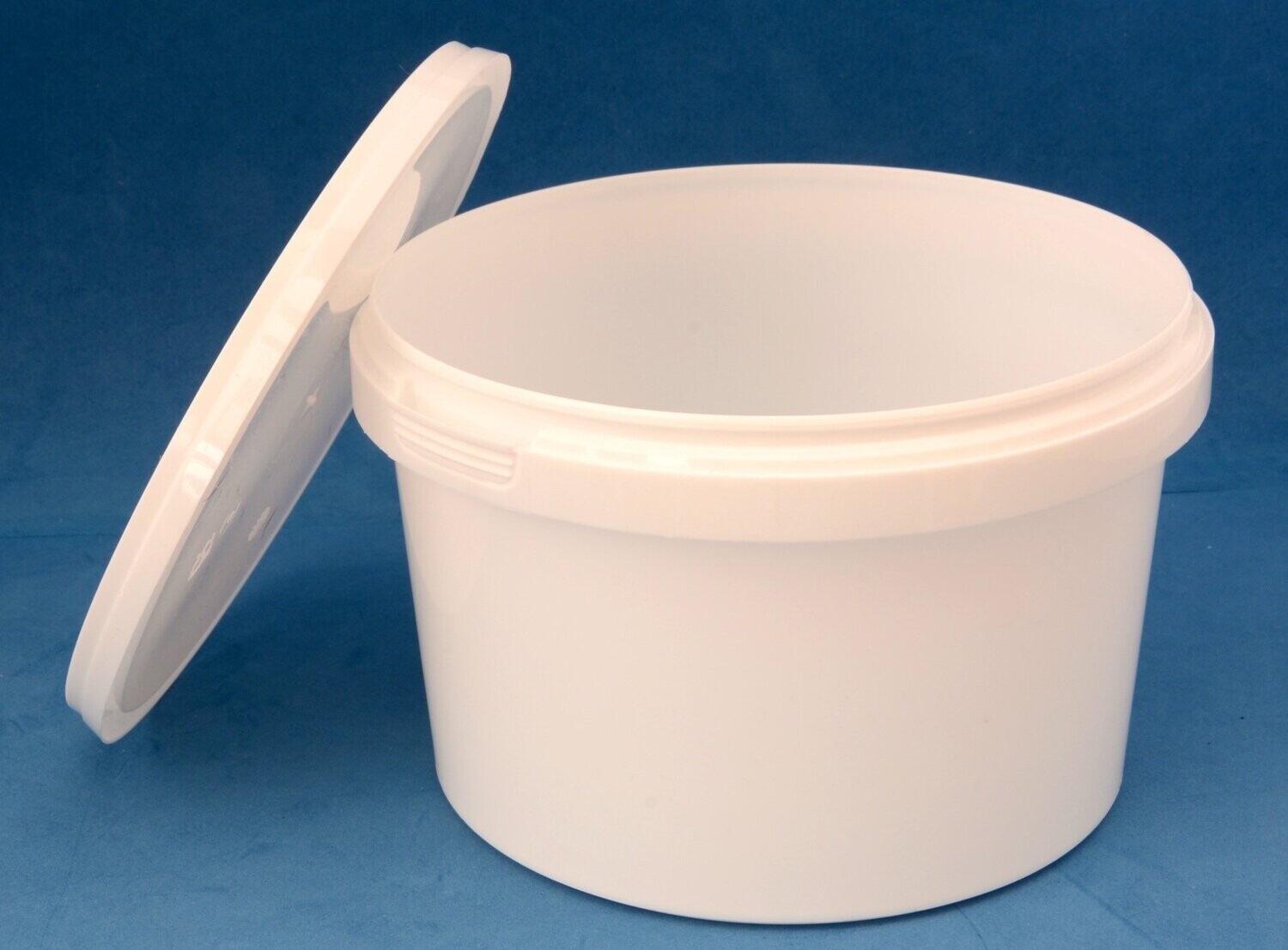 1090ml White Tamper Evident Tubs with Lids