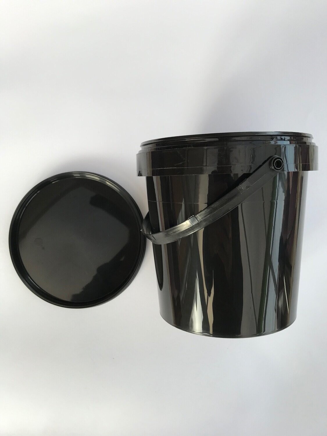 1180ml Black Tamper Evident Tubs with Handles and Lids