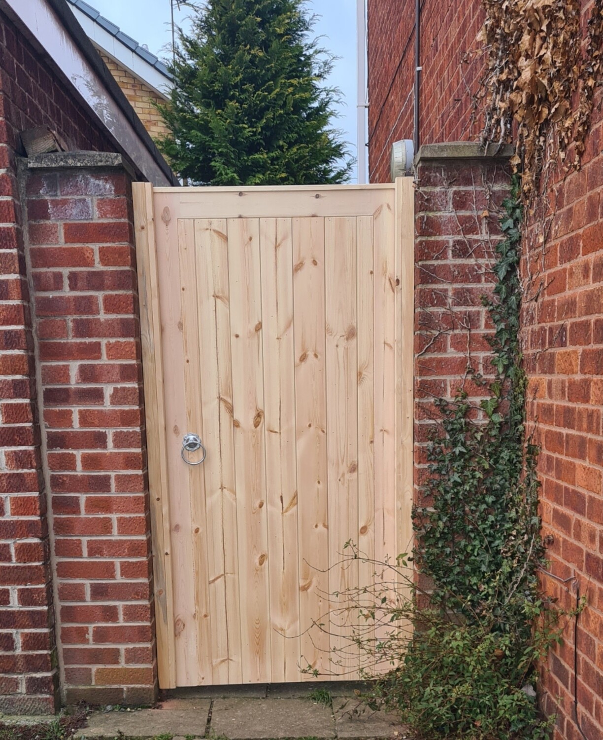 Wooden garden 2024 gates near me