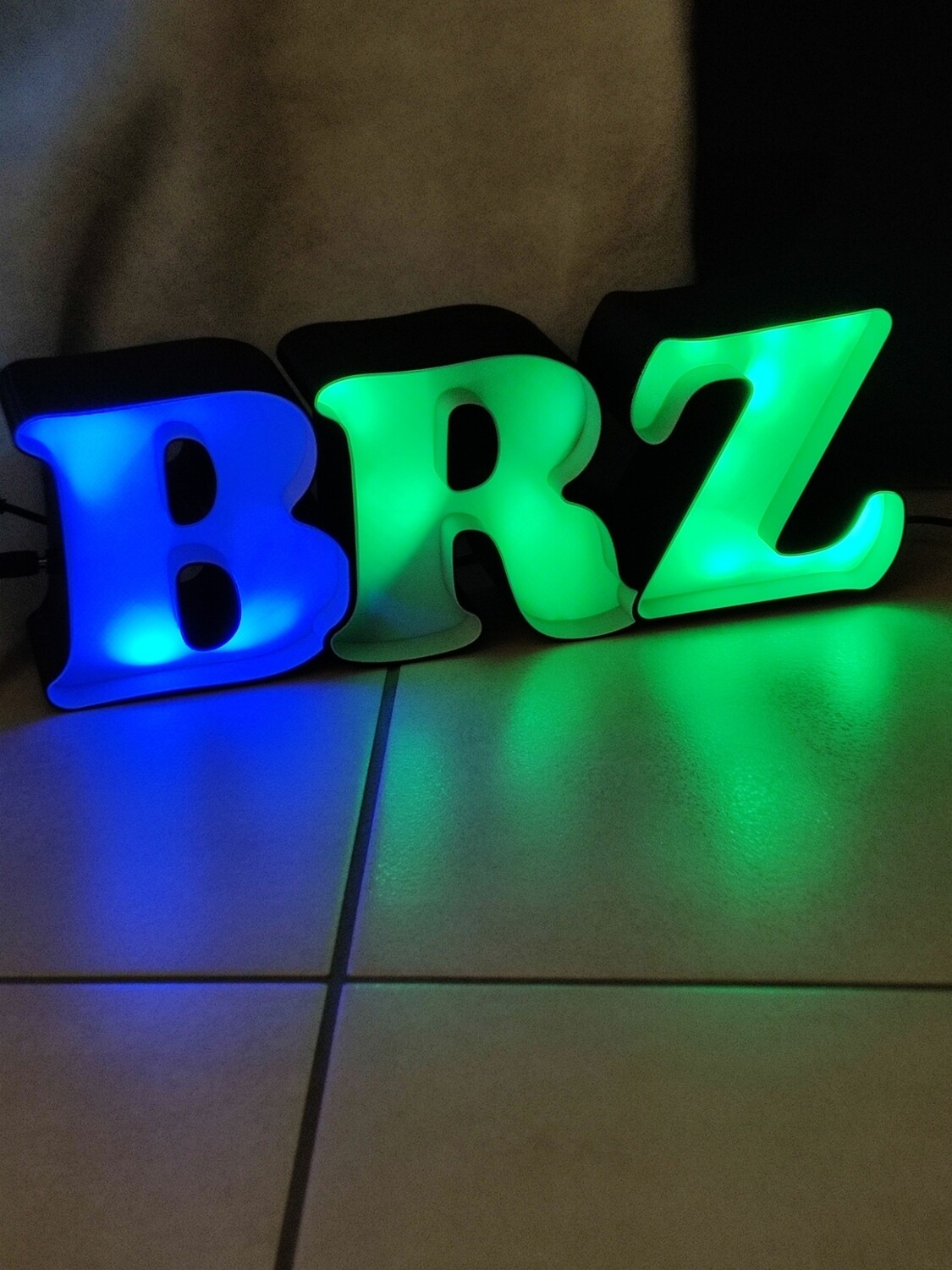 Enseigne lumineuse connectée BRZ format : 300