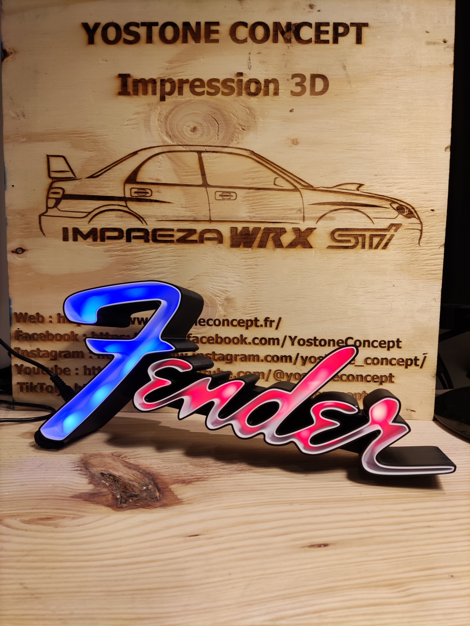 Enseigne lumineuse connectée Fender format : 300