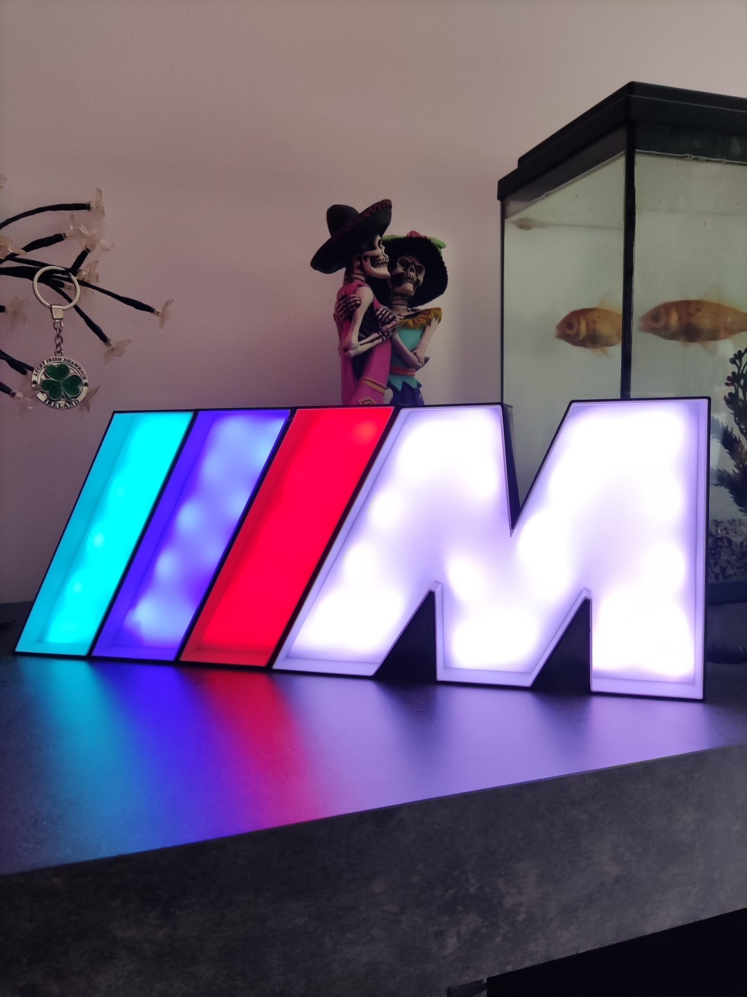 Enseigne lumineuse connectée BMW M format : 500