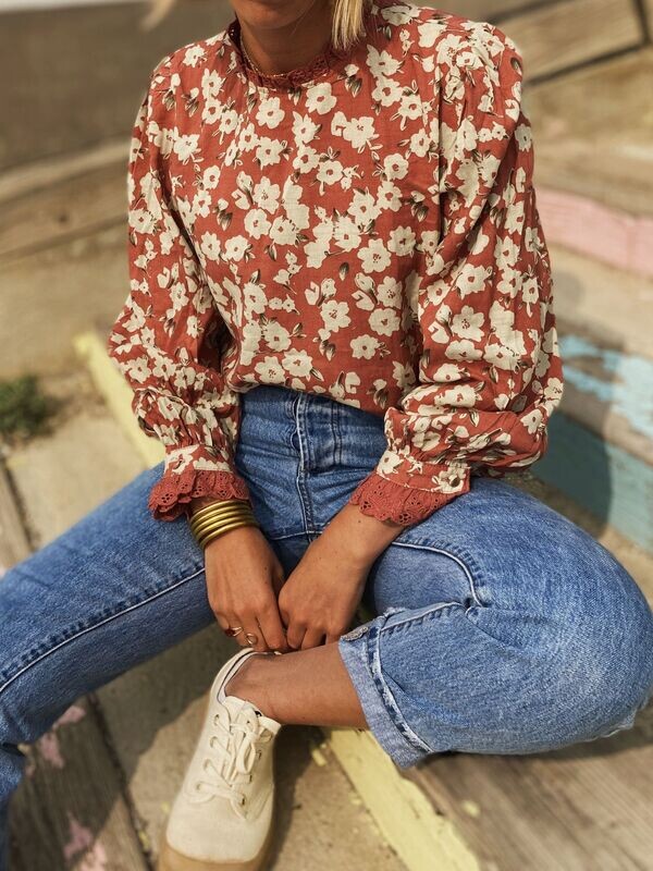 BLOUSE ROMANCE