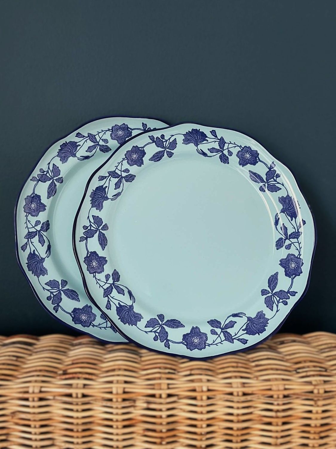 ASSIETTES FESTIN SECONDE MAIN ?