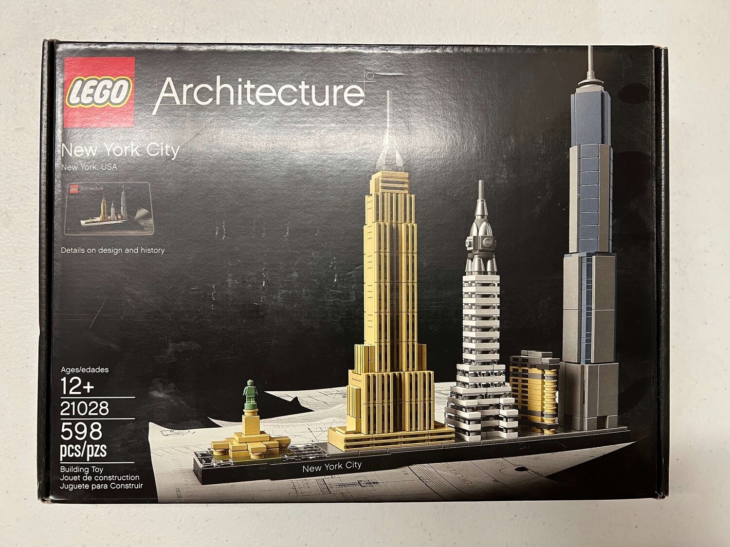 LEGO Architecture New York City 21028 Model Kit for Adults and Kids (598 pcs)