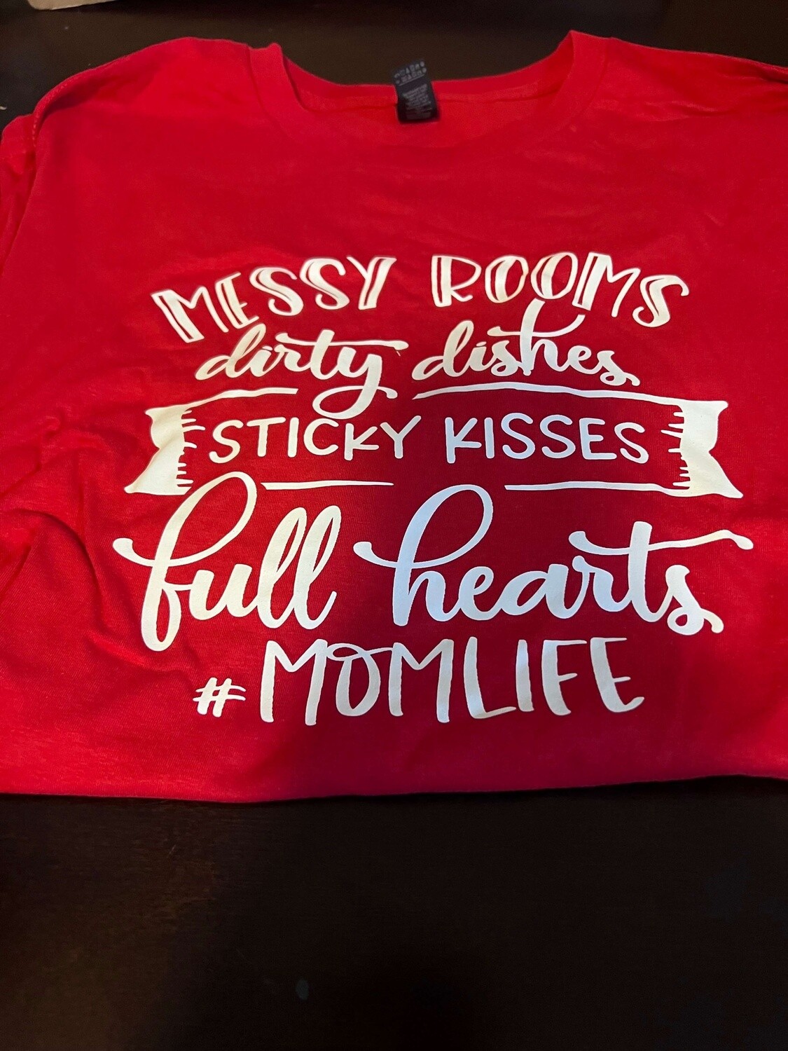 Messy rooms full hearts T-shirt Medium