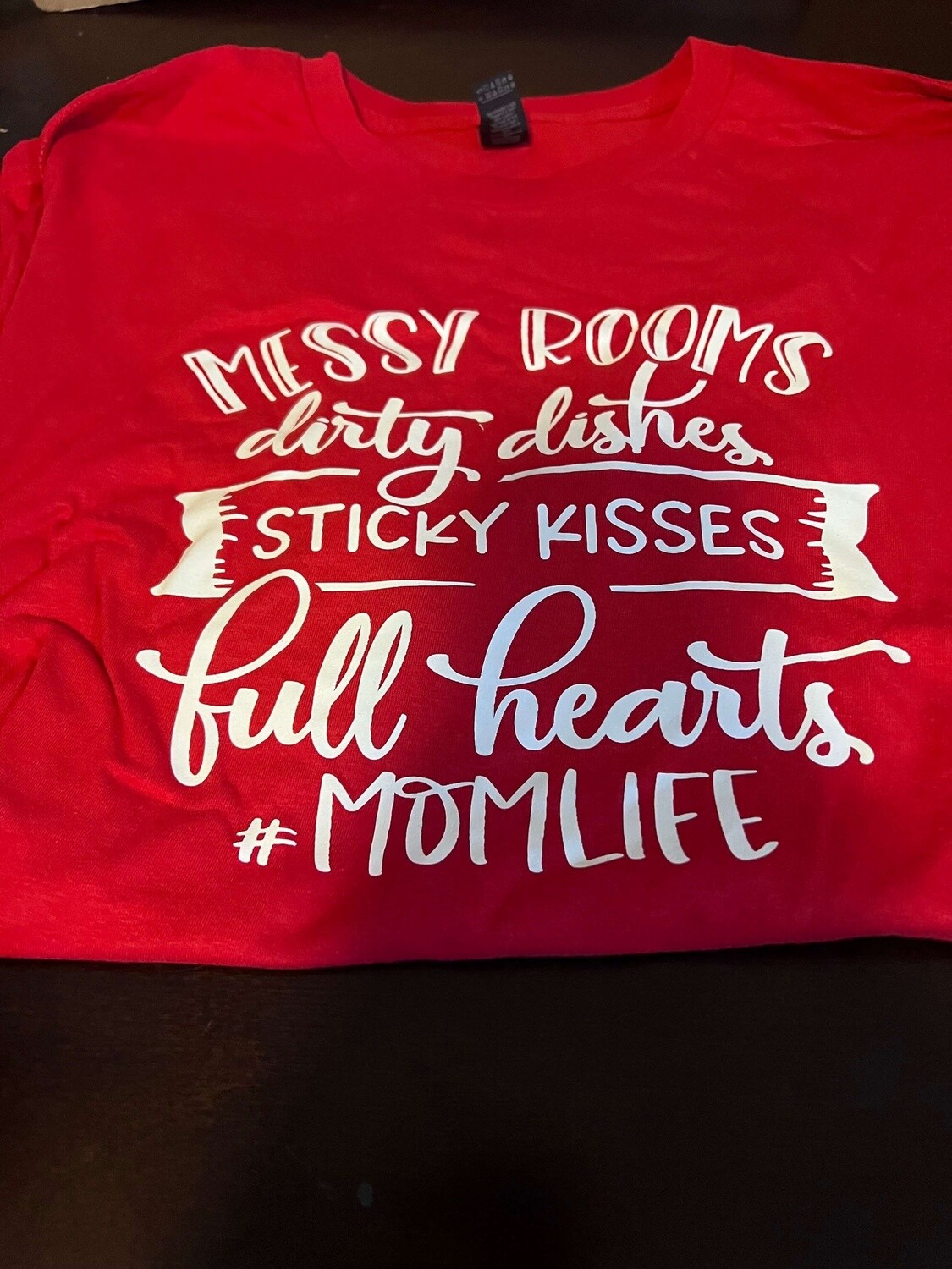 Messy room full hearts T-shirt XL