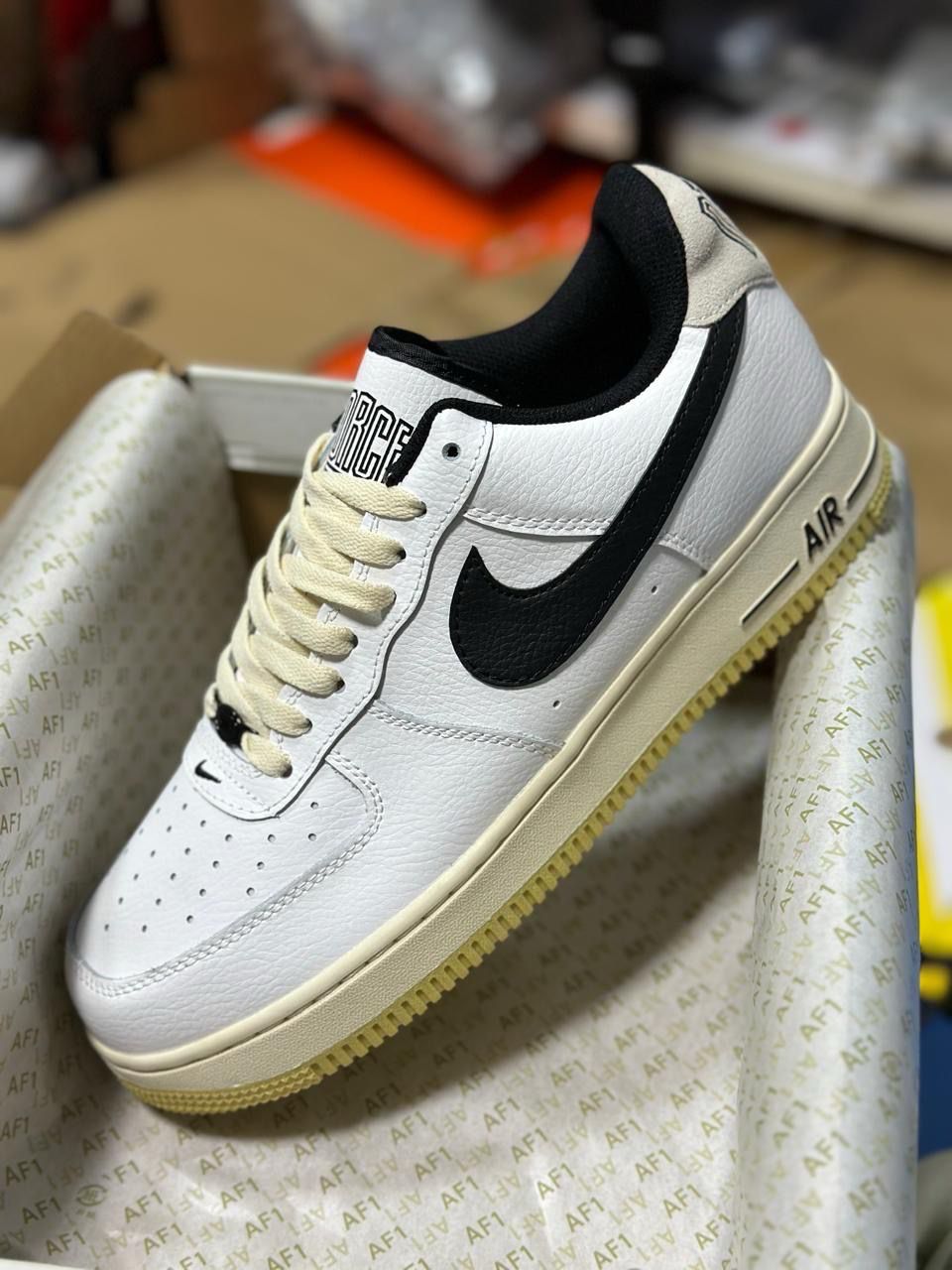 Nike- Air Force 