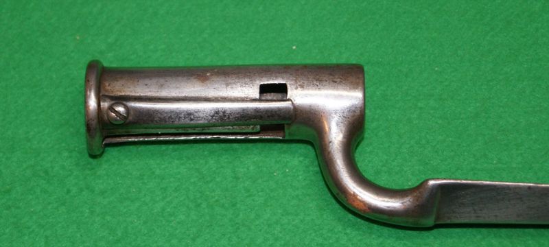 ​India Pattern Catch Socket Bayonet B82