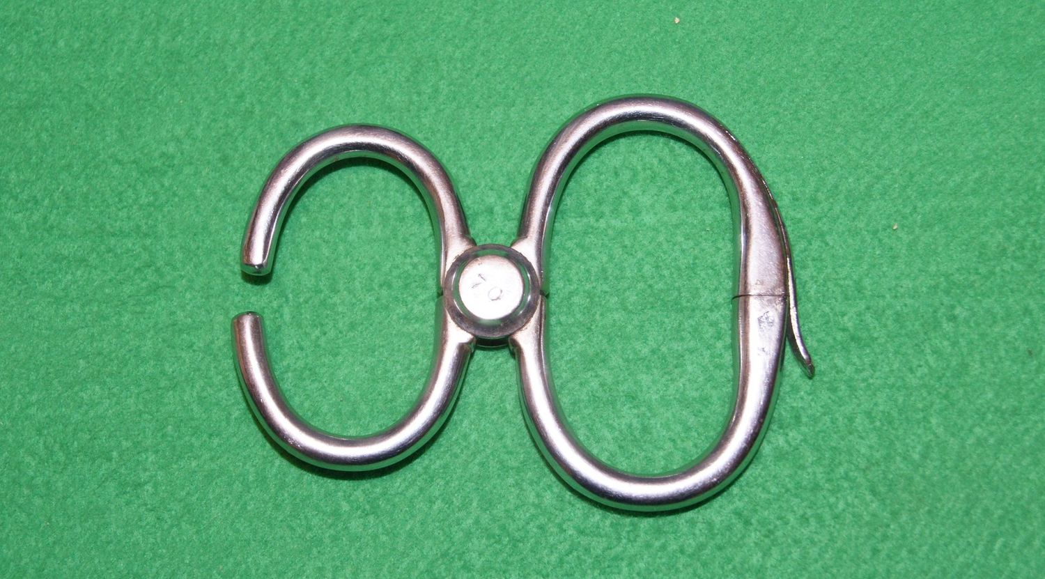 ​Hiatt Leading Handcuff