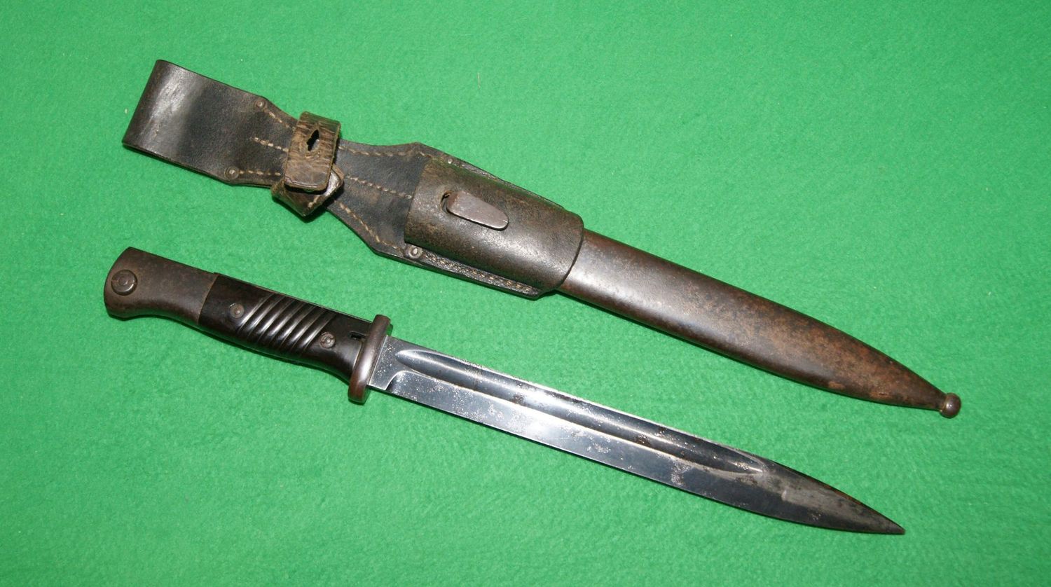 WWII German K98 Bayonet and matching Numbers Scabbard