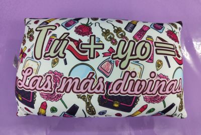 COJÍN ANTIESTRÉS GRANDE TÚ + YO = A LAS MÁS DIVINAS almohada divertida 