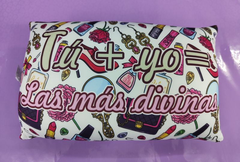 COJÍN ANTIESTRÉS GRANDE TÚ + YO = A LAS MÁS DIVINAS almohada divertida 