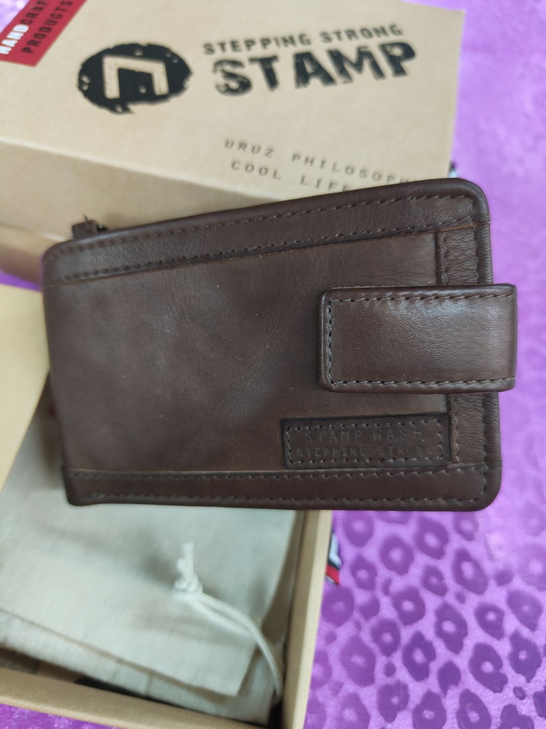 BILLETERO PIEL LAVADA STAMP APAISADO CON MONEDERO CARTERA UNISEX MARRÓN CHOCOLATE 