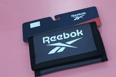 CARTERA BILLETERA REEBOK VELCRO GRIS 