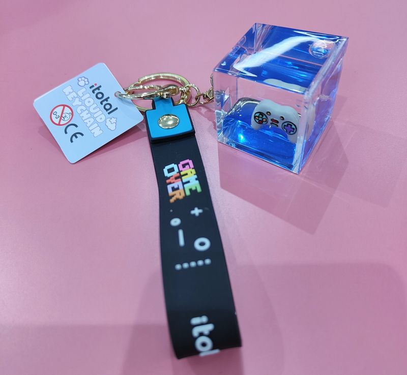 LLAVERO PLAY I TOTAL CUBO TRASPARENTE MANDO VIDEOJUEGO 
