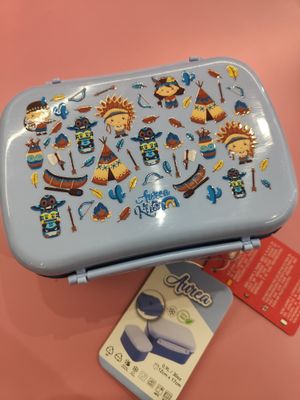 FIAMBRERA LUNCH BOX CON ENFRIADOR PARA EL CONGELADOR INDIOS AZUL LOVELY STORY AUREA 