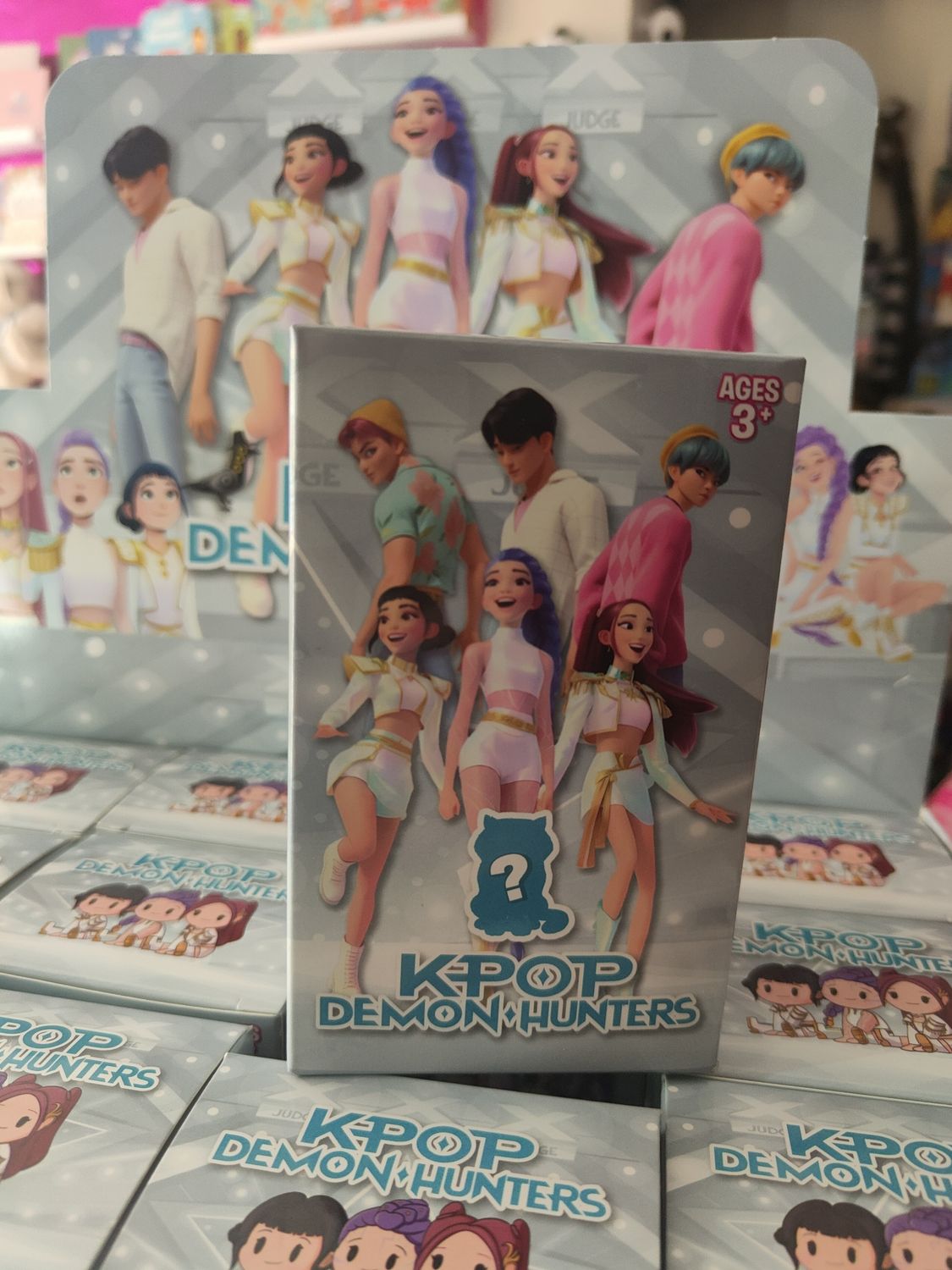 K POP CAJA SORPRESA FIGURA GUERRERAS K-POP CAJA CIEGA 