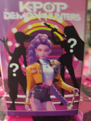 CAJA SOBRE SORPRESA GUERRERAS K-POP CAJA CIEGA K POP 