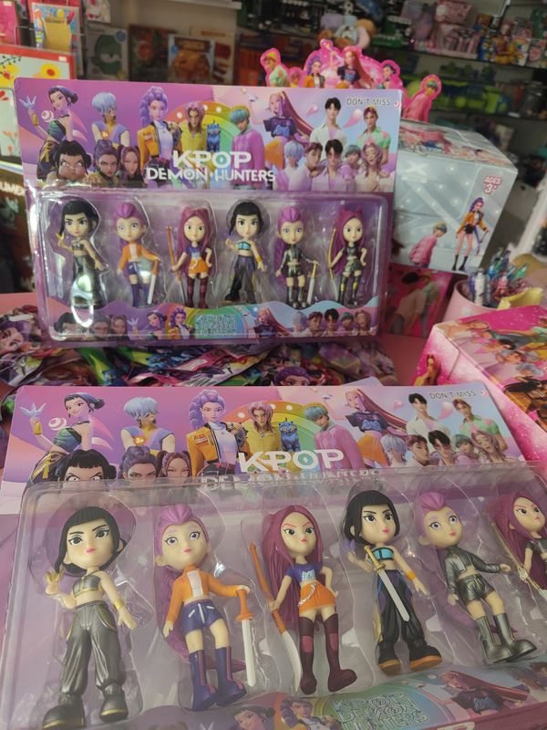 GUERRERAS K-POP BLÍSTER 6 MUÑECAS K POP 