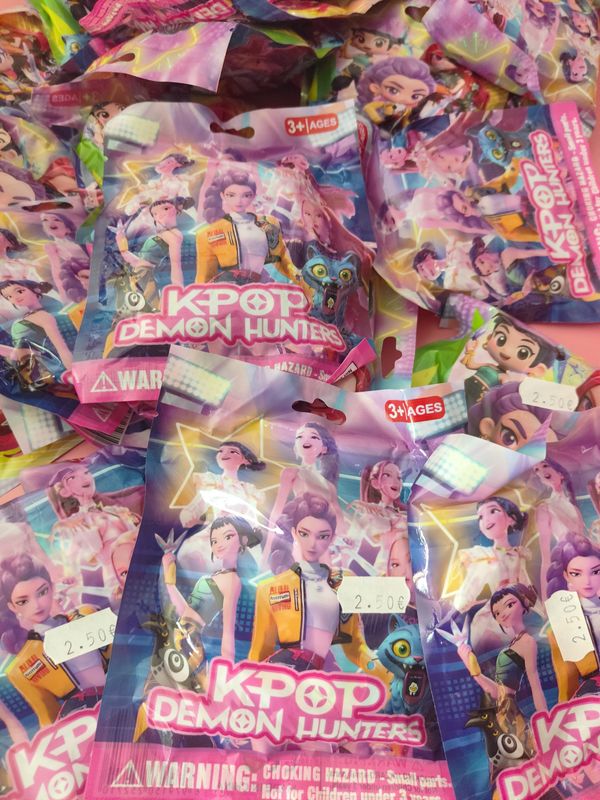 SOBRE SORPRESA GUERRERAS K-POP 