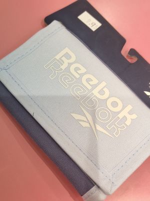 CARTERA BILLETERA DEPORTIVA REEBOK JUVENIL AZUL CLARO velcro 