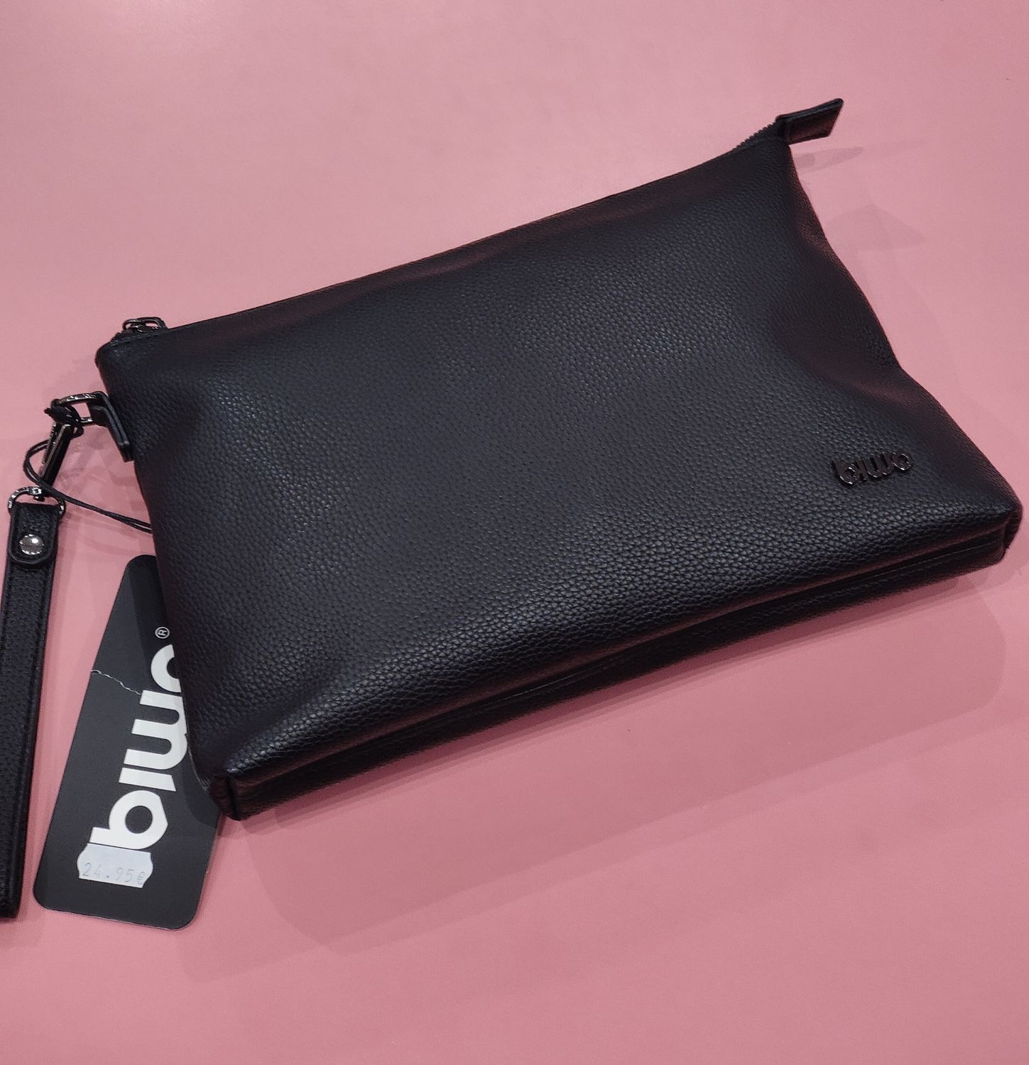BOLSO SOBRE DE MANO NEGRO BIWO