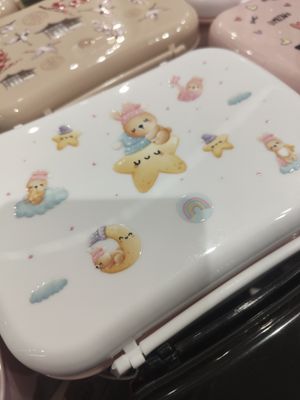 FIAMBRERA LUNCH BOX CON ENFRIADOR PARA EL CONGELADOR DULCES SUEÑOS LOVELY STORY AUREA  