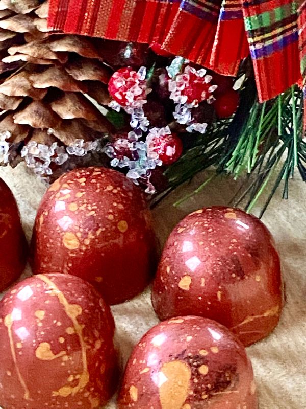 Die Kunst des Schenkens: Luxuriöse, handgemachte Pralinen für ein unvergessliches Weihnachten