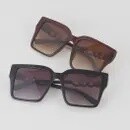 Women&#39;s Curb Chain Sunglasses