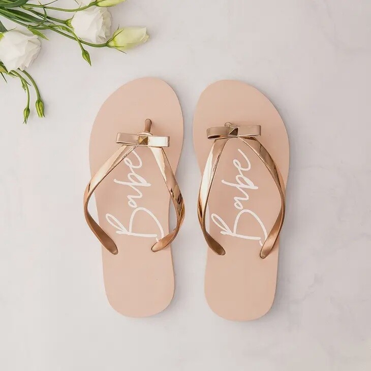 Women’s Blush Pink &amp; Rose Gold Flip-Flops With Bow - Babe