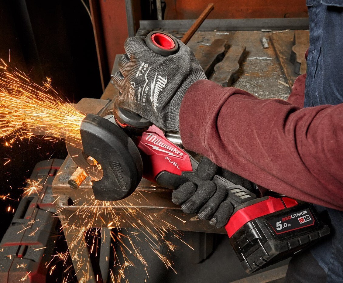 18V, ANGLE GRINDER.  MILWAUKEE, 115MM.