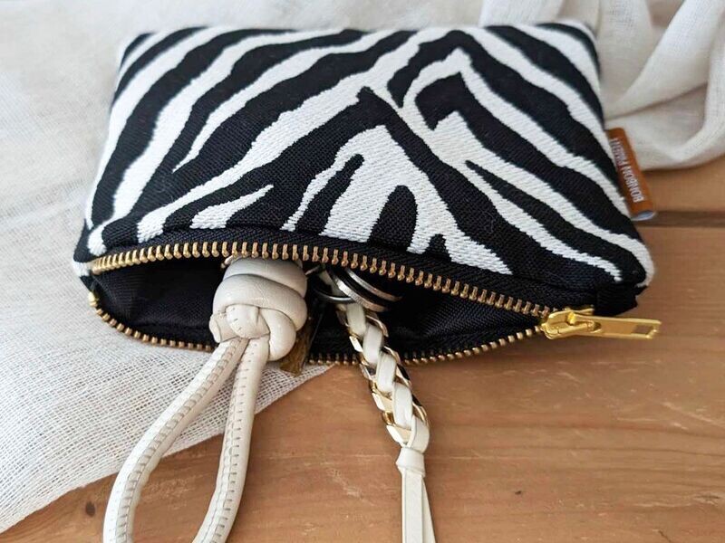 POCHETTE  / PETITE TROUSSE ZION