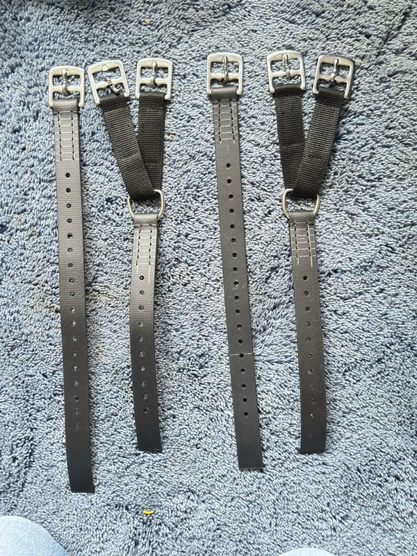 Handgefertigter V-Gurt zum Nachrüsten für Sättel in Schwarz oder Braun - Perfekt für sicheren Halt und Komfort beim Reiten