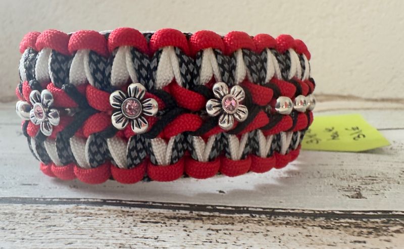 Halsband “Helmy” – Sicher, Stylisch und Individuell!