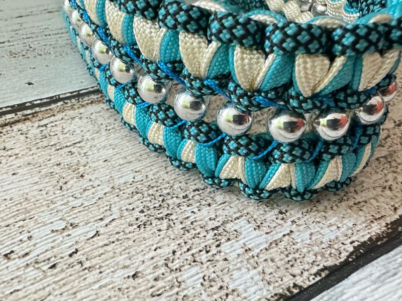 Halsband “Helmy – Türkis“ Stilvoll und Sicher für Deinen Hund!