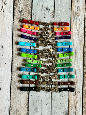 Steigbügelhalter aus Biothane – praktisch, robust & handgefertigt Steigbügelhalter aus Biothane – praktisch, robust & handgefertigt