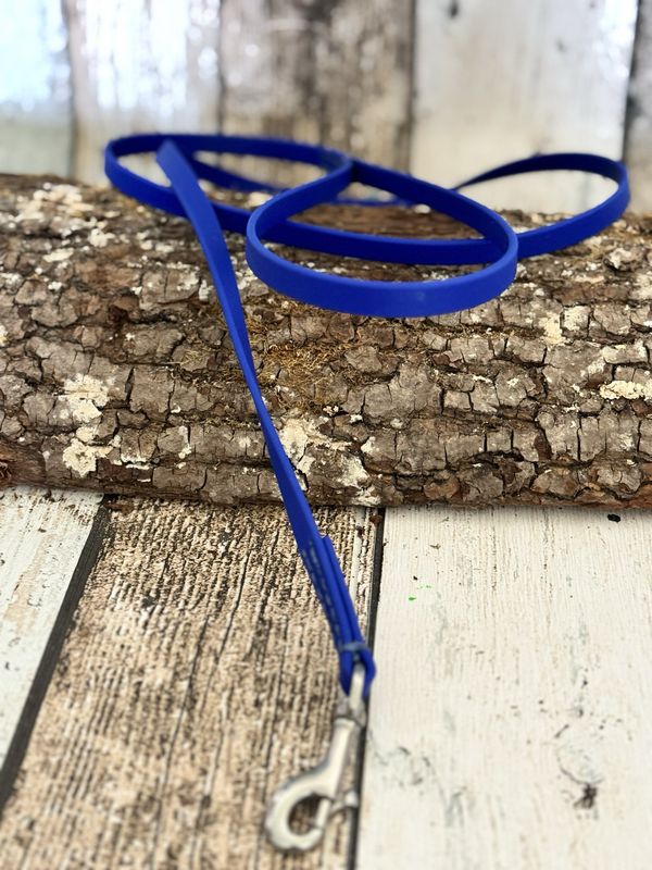 Hundeleine mit Handschlaufe aus Biothane – 13 mm | Handgenäht für kleine bis mittelgroße Hunde Hundeleine mit Handschlaufe aus Biothane – 13 mm | Handgenäht für kleine bis mittelgroße Hunde