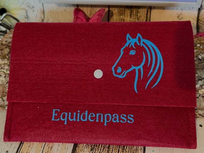 Equidenpass-dunkelrot