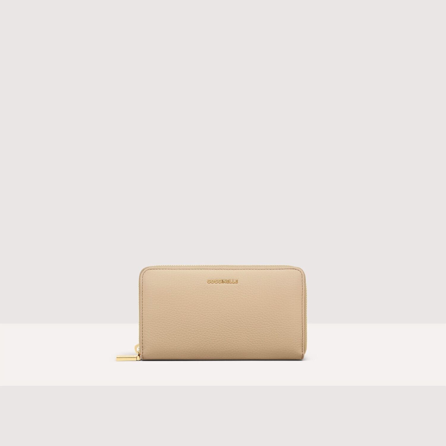 COCCINELLE METALLIC SOFT ZIP AROUND, COLORE: NOCCIOLA